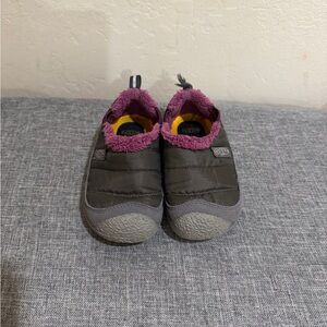 KEEN Kids Howser Slip-On Slippers